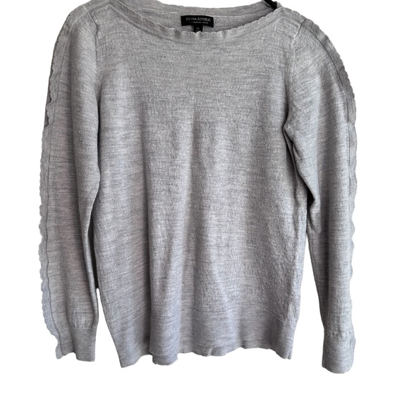 Banana Republic Grey Ruffle Sweater XL - Picture 2 of 9